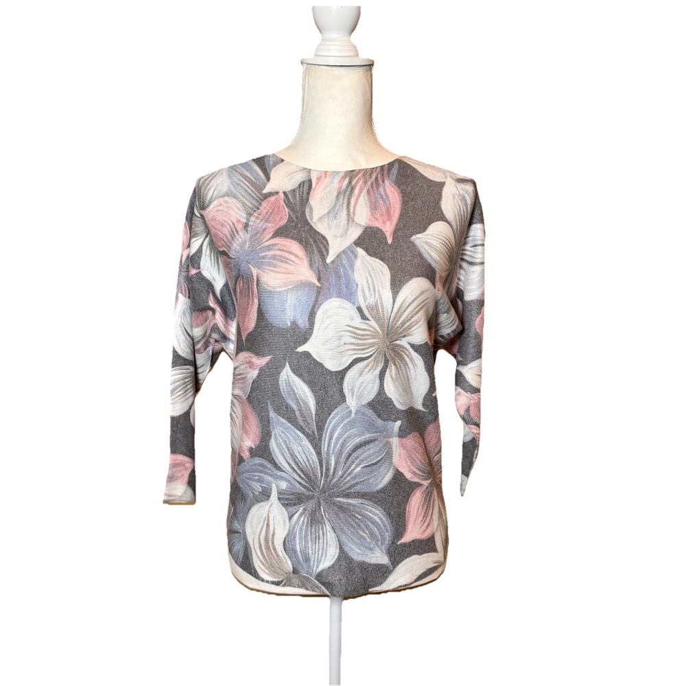 Sioni Floral Knit Top XS‎ Gray Pink Blue Long Sleeve Lightweight Sweater Blouse